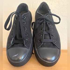 Women’s Non-Slip Treadsafe Canvas Sneakers